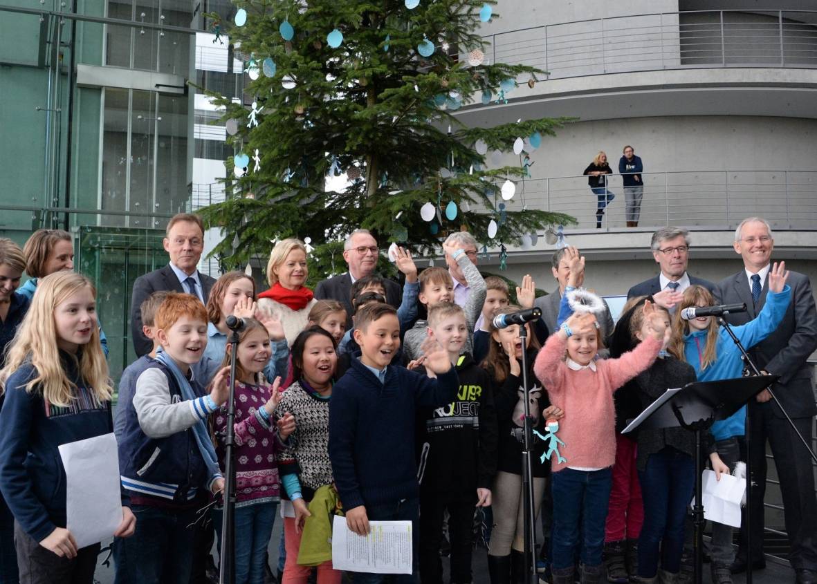 Weihnachtsbaum vom Niederrhein steht im Bundestag