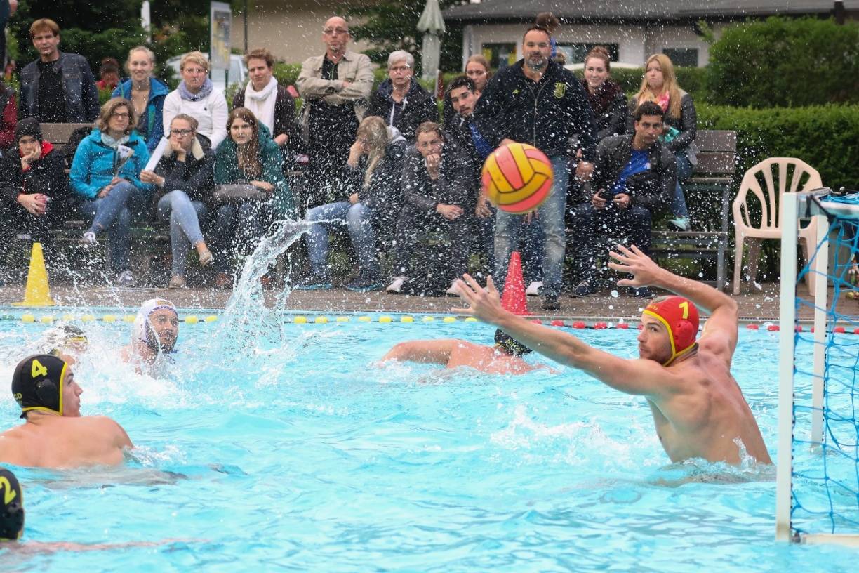  Julian Real (Nummer 4) und Moritz Schenkel (1) spielen in der kommenden Saison für Waspo 98 Hannover. 
