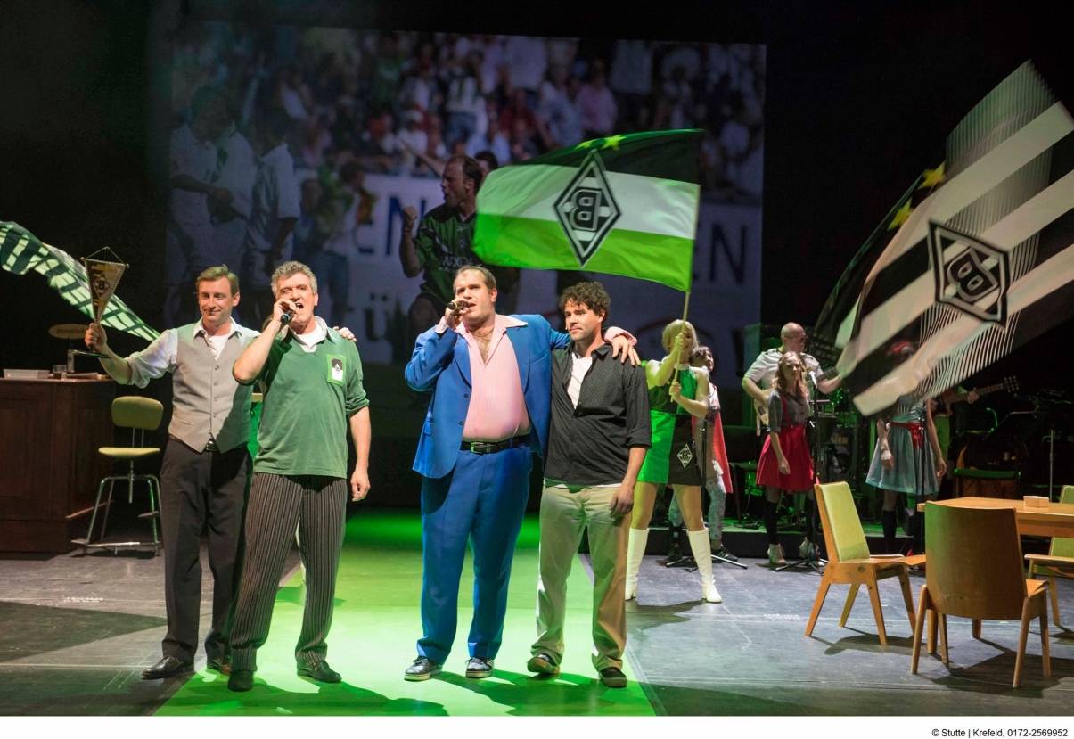 Borussen-Revue reißt Publikum von den Sitzen