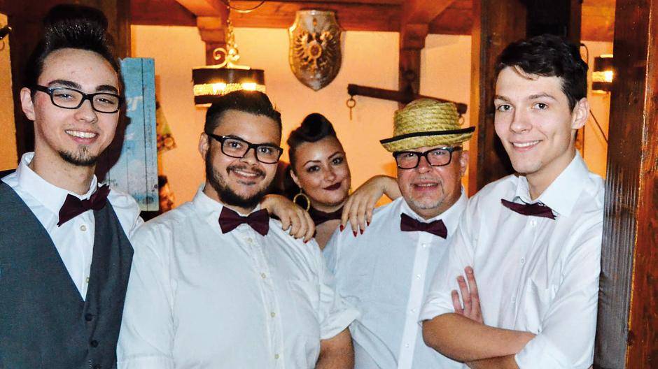 Am Samstag stehen „Big Jay and his Hot Rod Gang“ um 17.30 Uhr auf der Bühne. Sie...