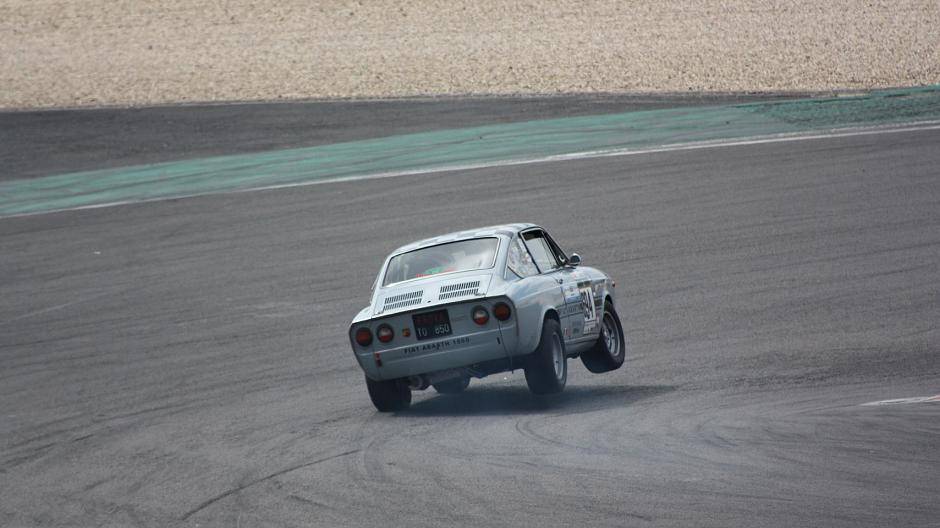 Das nennt man wohl "Kurvenlage" - Fiat 850 (1000) Coupe Abarth am...