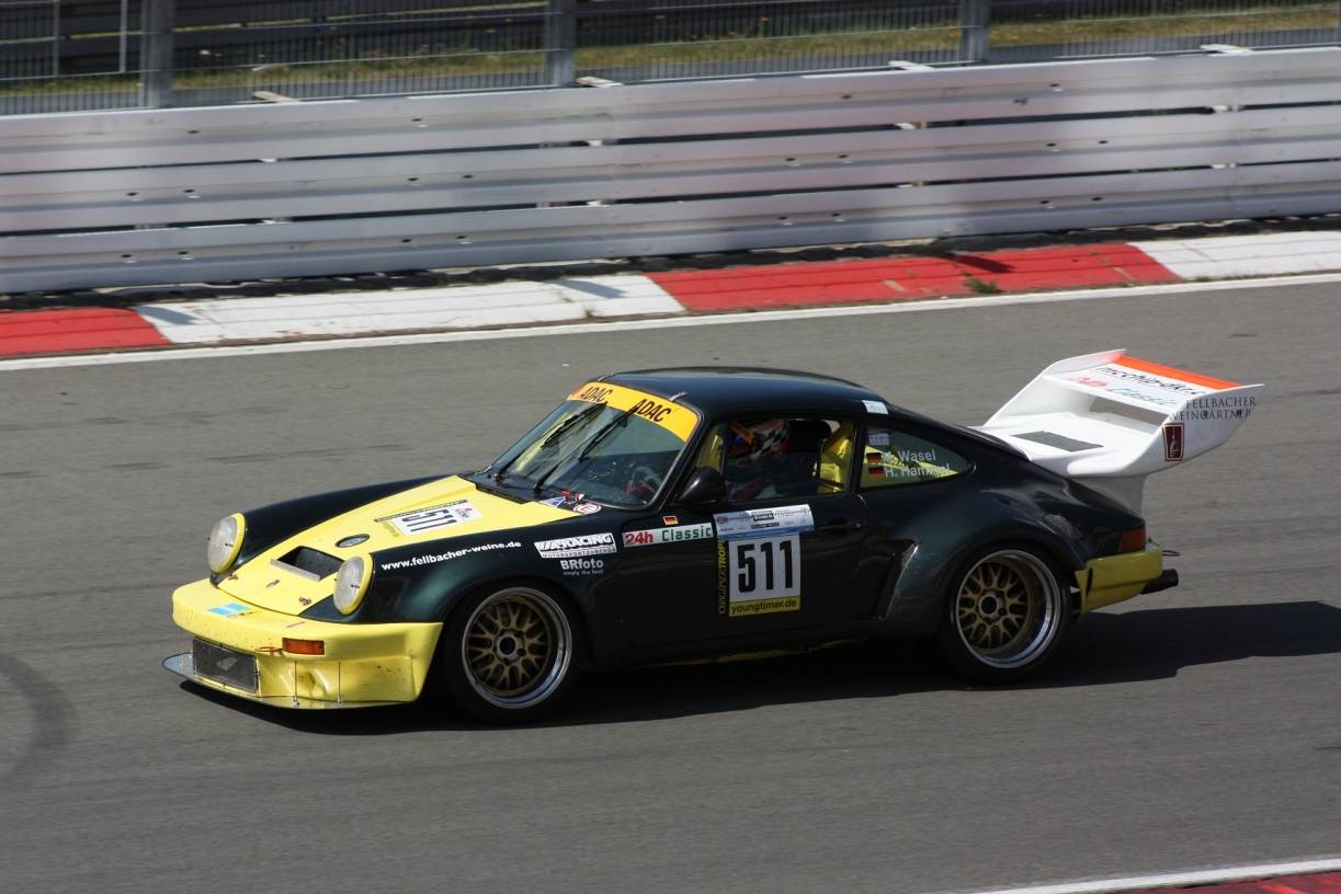 Den dritten Platz in der Wertung der Youngtimer Trophy des Eifelrennens 2017 holte sich ein weiterer Porsche 911 RSR.