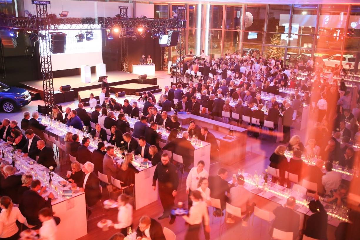 Feier im neuen Volkswagen Zentrum