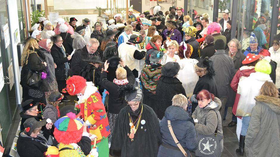 Nach der Schlüsselübergabe fängt's zu hageln an, also ab...