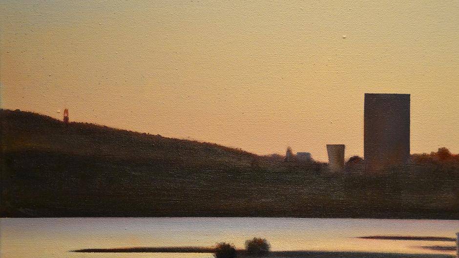 Detailaufnahme eines Gemäldes von Johann Hinger mit Otto Pienes „Geleucht“ (links).