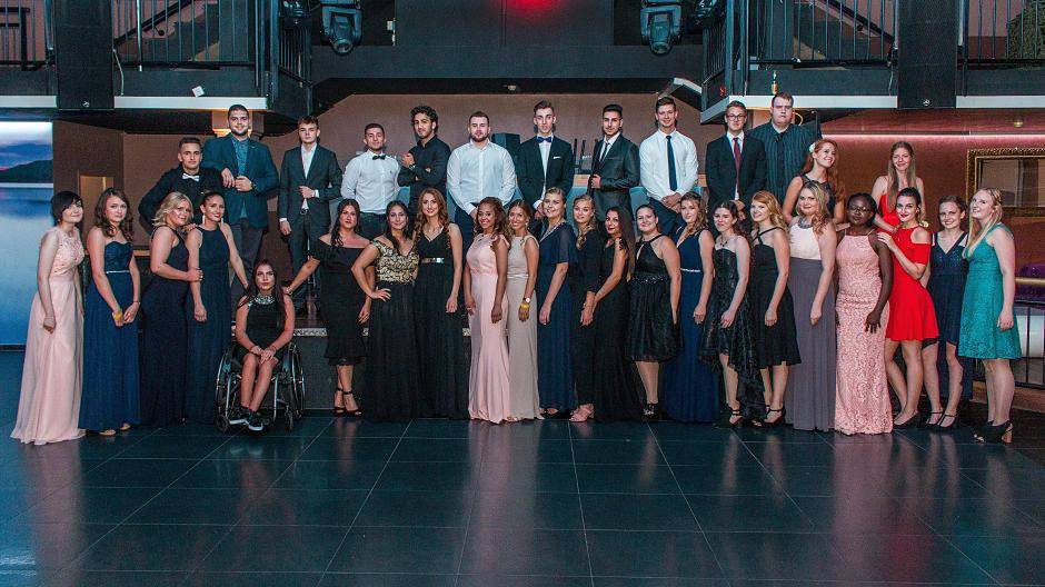 Die Abiturienten der Geschwister-Scholl-GesamtschuleAlper Apaydin, Nejla Asskander,...