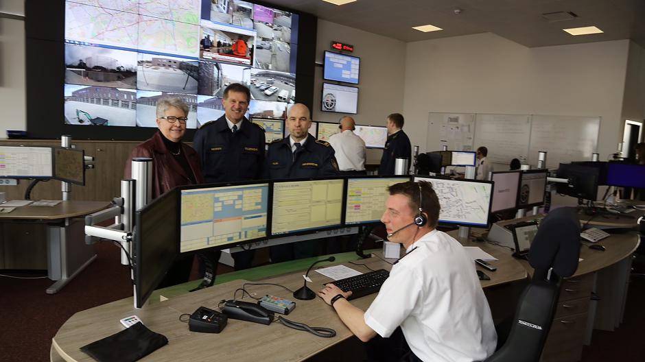 Stadtdirektorin Beate Zielke, Branddirektor Dietmar Meißner und Oberbrandrat Andreas...