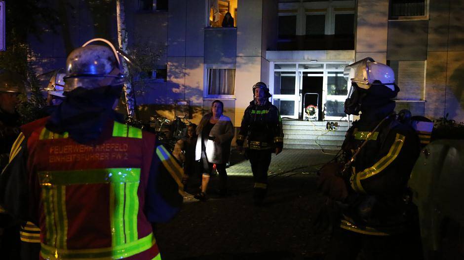 Die Feuerwehr rettete 20 Menschen aus dem Haus