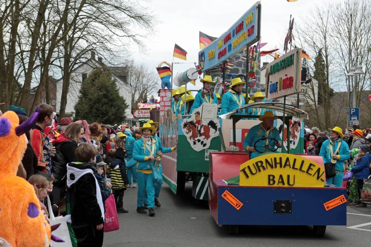  In Rheinberg waren rund 12.000 Zuschauer beim Rosenmontagszug.  