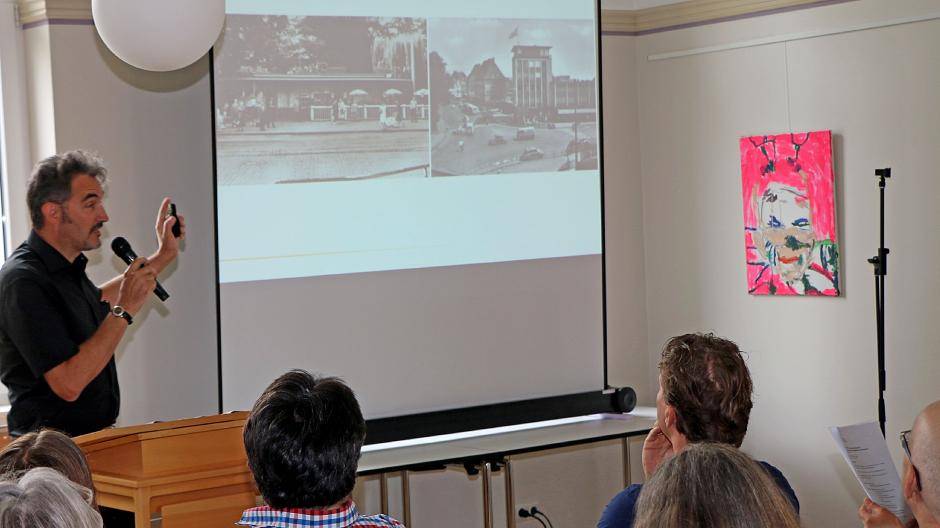 Der Technische Beigeordnete Thorsten Kamp blickte auf die Geschichte des Kö zurück.