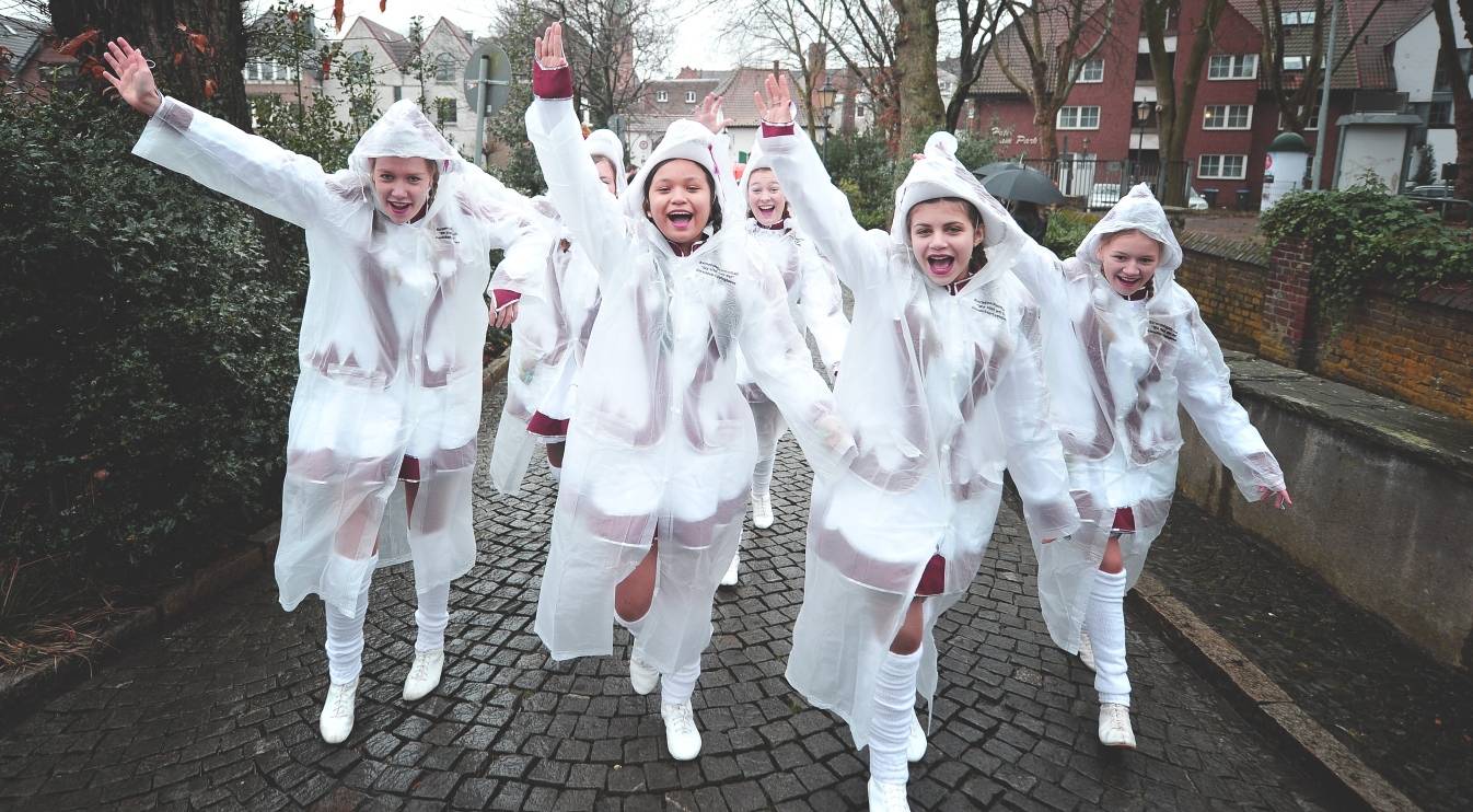 Wegen Sturmwarnung - kein jeckes Treiben an der frischen Luft: Altweiber-Partys in Walsum und Dinslaken abgesagt