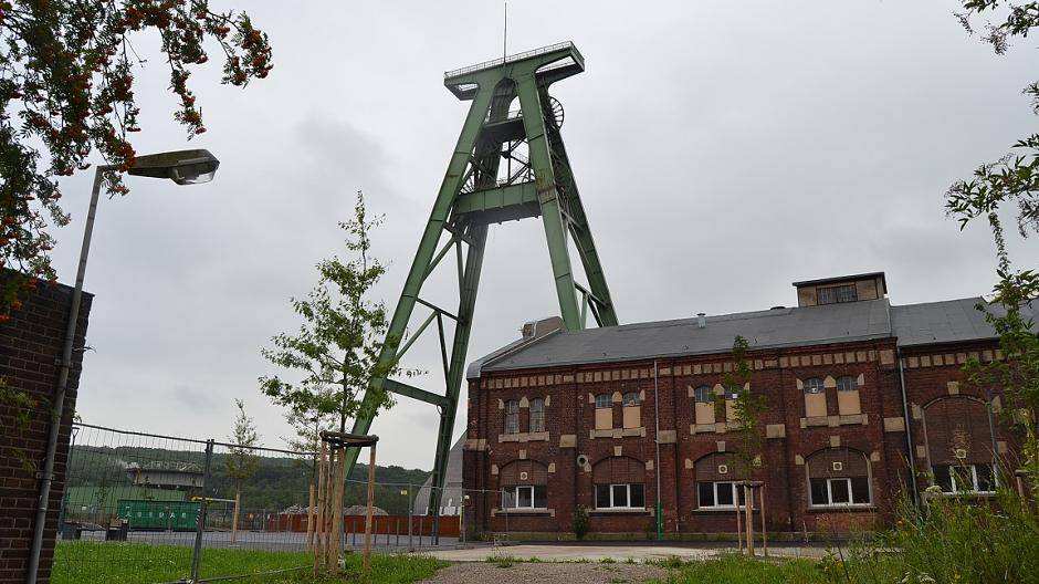  Neben Spielorten wie Landschaftspark Nord, Jahrhunderthalle und Zollverein ist die Zentralwerkstatt Lohberg noch ein unbeschriebenes Blatt — Projektionsfläche eben. 