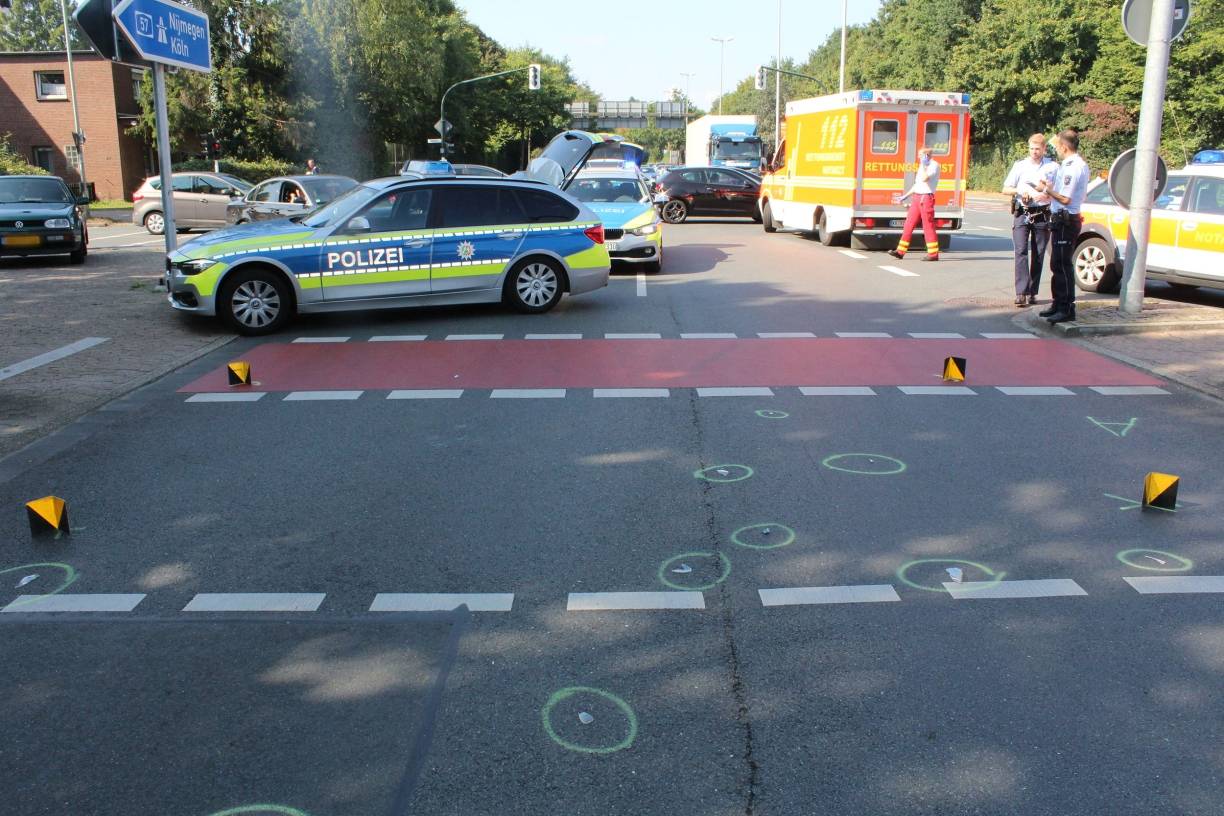 Fahrerflucht: Angefahrene 80-Jährige in kritischem Zustand