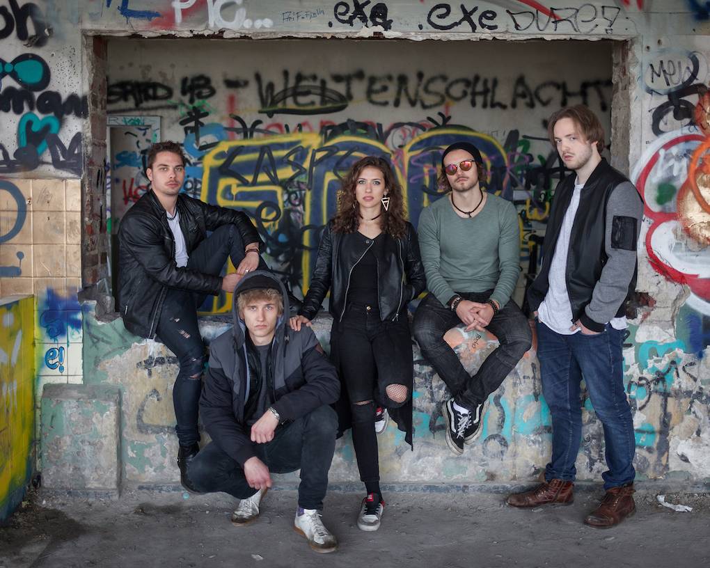  Slik Tiger: Fünf junge Musiker aus Moers spielen Power-Funk mit dynamischen Arrangements, wilden Gitarrensoli und eingängigen Melodien. An Pfingsmontag (17 Uhr) kann man sie auf der "Dorf"-Bühne erleben. 