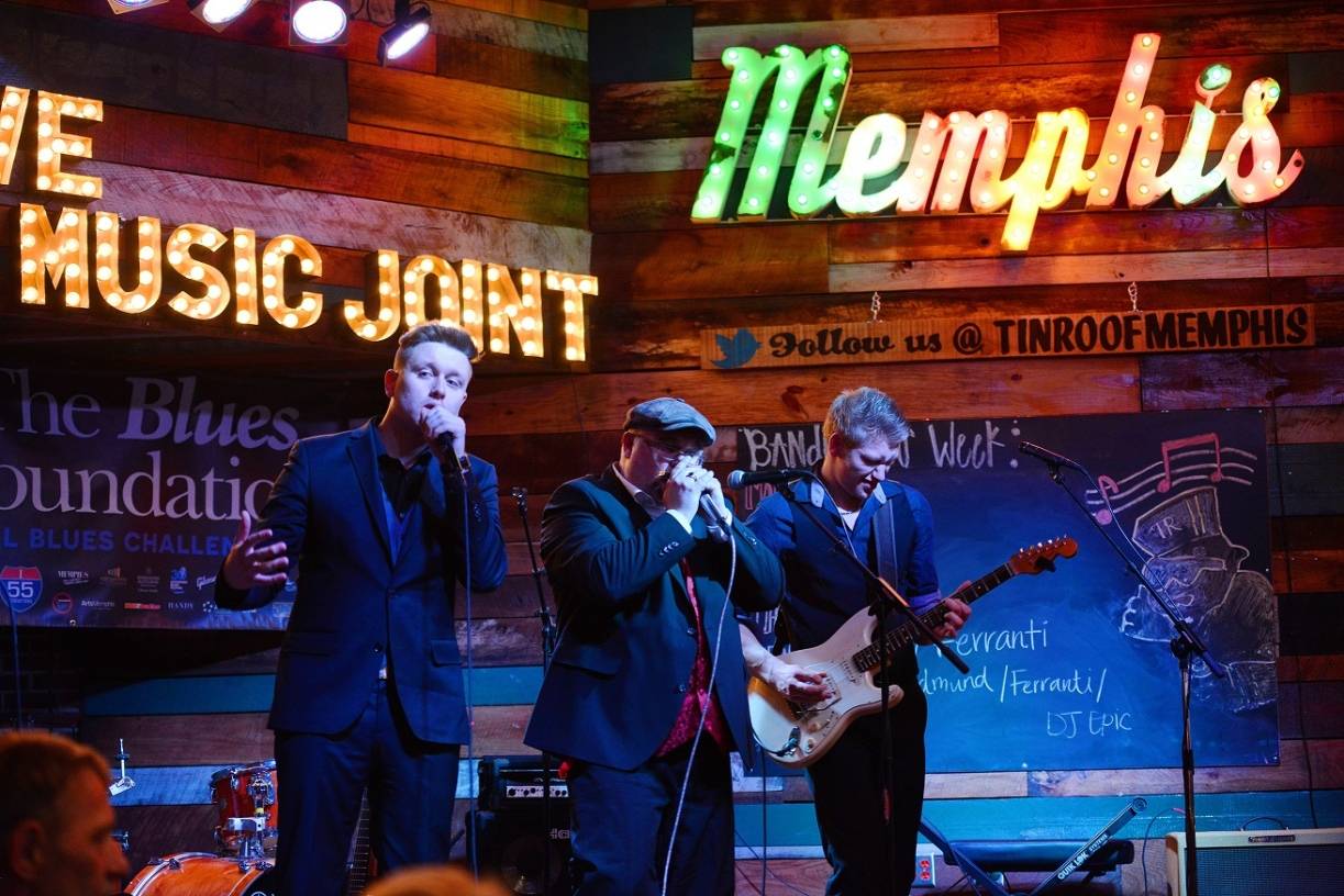 „Chris Kramer &amp; Beatbox ´n` Blues“ - Besetzung: Chris Kramer (Mundharmonika, Gitarre, Gesang), Kevin O Neal (Beatbox) und Sean Athens (Gitarre).