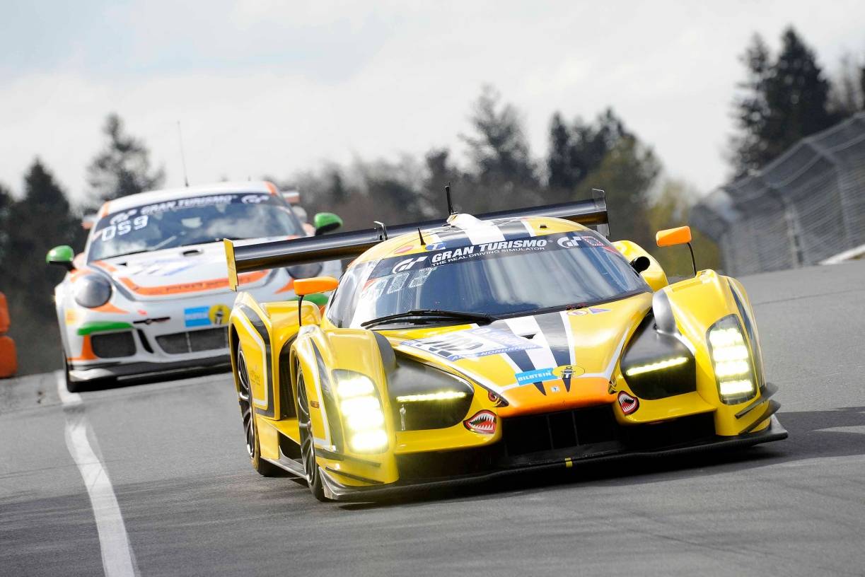Die unter der Bewerbung „Traum Motorsport“ fahrenden SCG003C: Thomas Mutsch (Bitburg), Andreas Simonsen (Schweden) und Felipe Fernandez Laser (Leipzig) hatten mit ihrem spektakulären Prototyp-Sportwagen den Sieg vor Augen, als sie 25 Minuten vor dem Zieleinlauf ausfielen.
