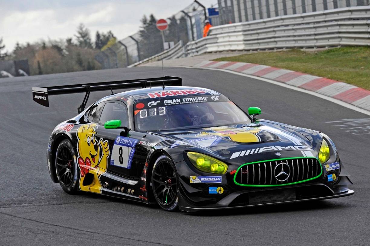 Qualifying: Der AMG-Mercedes GT3 von Haribo am Morgen des Rennens im Streckenabschnitt Hatzenbach.