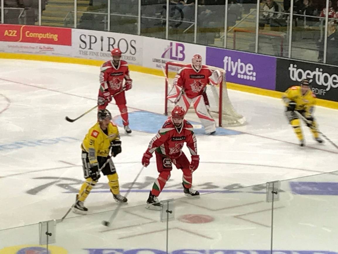 Pinguine unterliegen den Teufeln 2:6