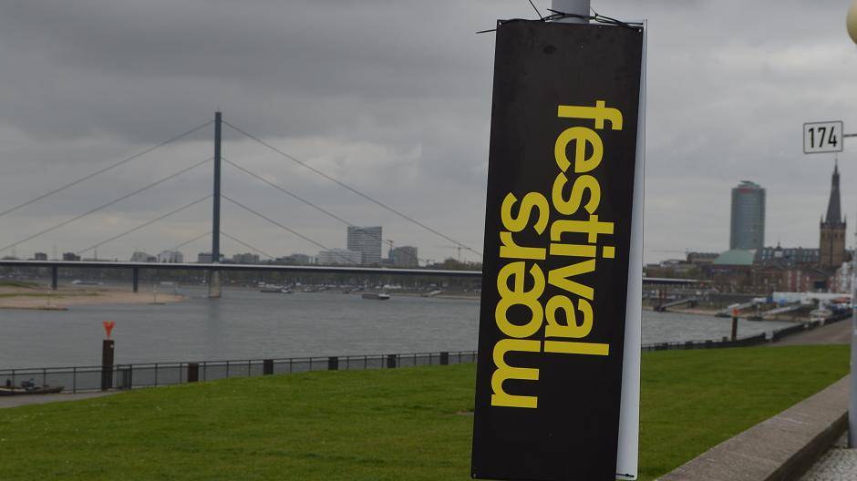 Plötzlich war überall in Düsseldorf nur noch moers festival zu...