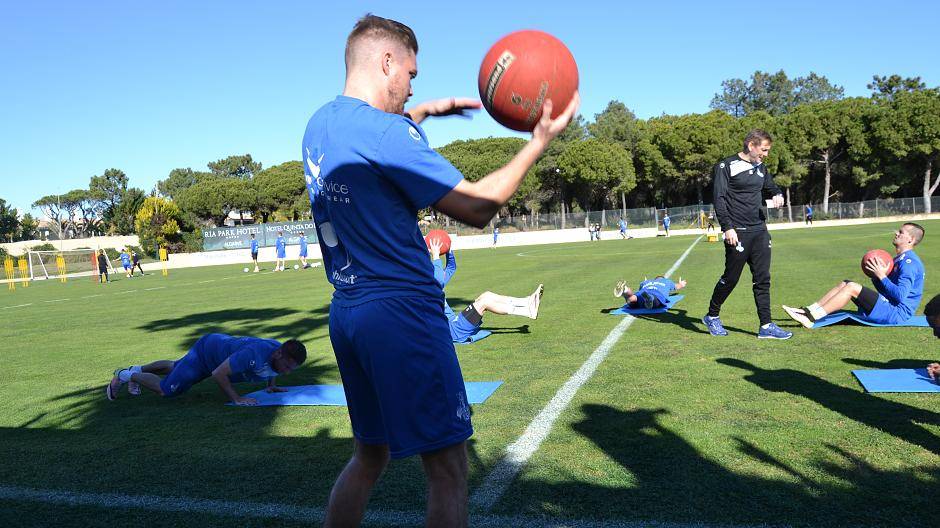 Die Lieblingsaufgabe der MSV-Profis: Zirkeltraining mit Schleifer Andy...
