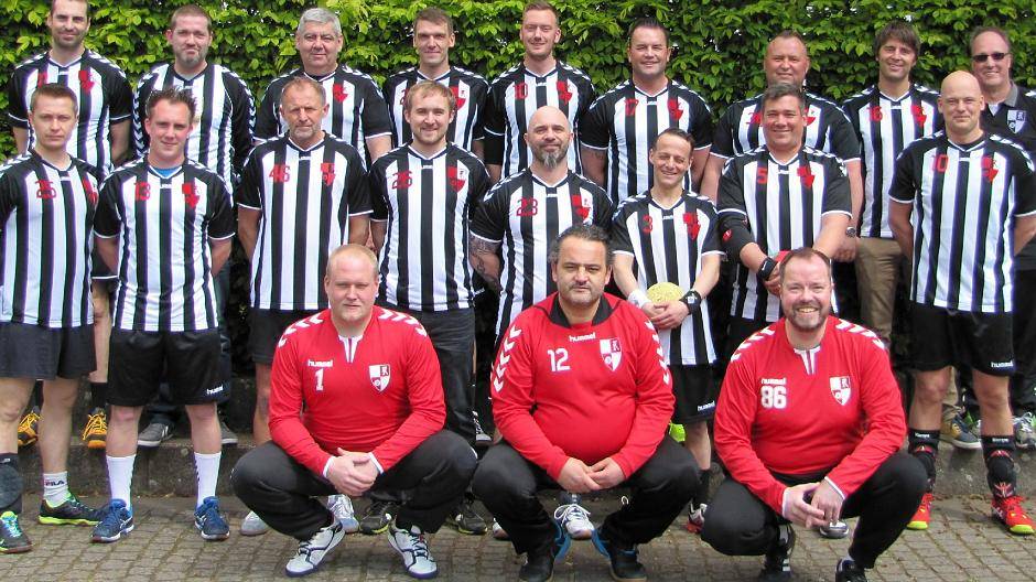  Auf dem Bild zu sehen sind von links nach rechts: hinten: Marco Gosebrink, Christian Hoyer, Joachim Ceranek, Nico Fleder, Christopher Werne, Marc Buttenbruck, Ingo Hoppe, Manuel Costanza, Trainer Andre Mielcarek, mitte: Jakob Kretschmann, Fabian Ditzer, Rolf Butter, Tobias Butter, Dirk Fuchs, Denny D´Auria, Dennis Bockholt, Marc Herrmann, vorne: Tobias Schulte, Seckin Cosgun, Jens Schreiber. 
