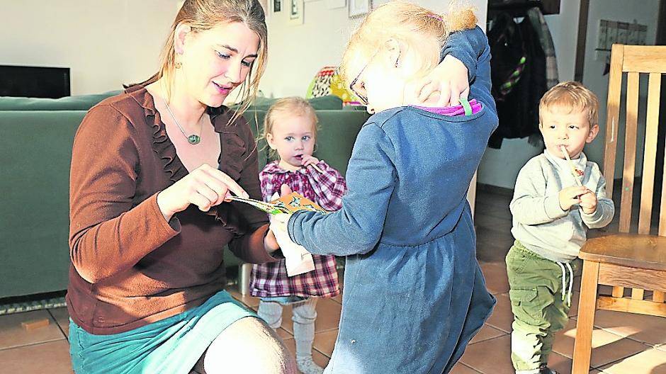 Wer gerne Tagesmutter oder Tagesvater werden möchte, kann sich beim Jugendamt des Kreises Viersen informieren und bewerben.