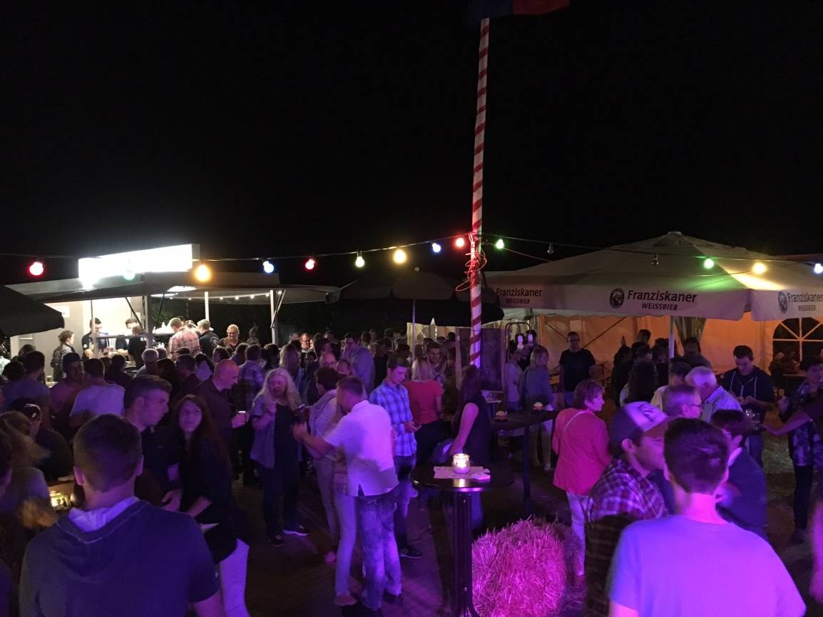 Strümp’sche Benediktus-Schützenbruderschaft feiert ihr Heckenfest: Tanz unter freiem Himmel