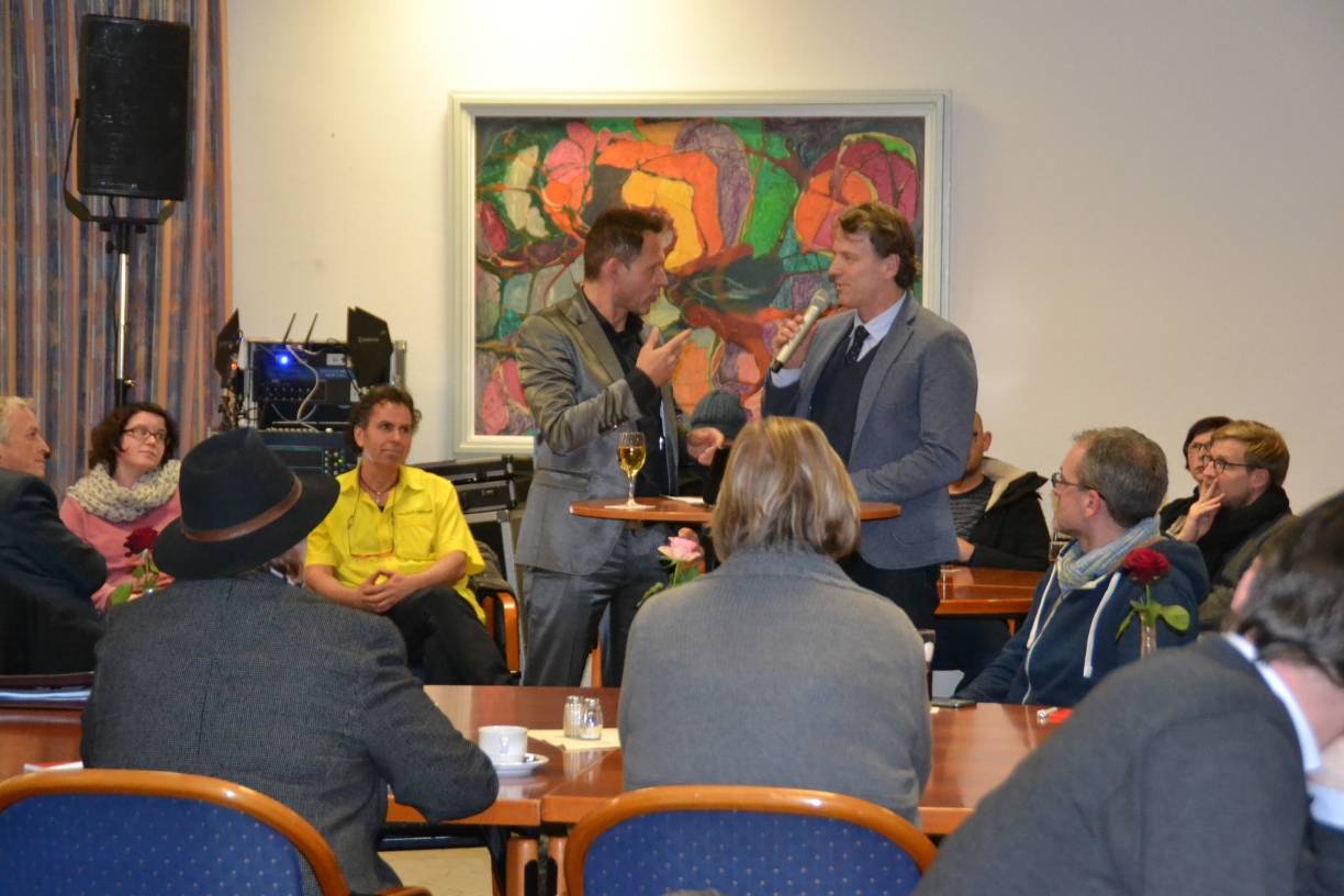 Dirk Elfgen im Gespräch mit Bürgermeister Christoph Fleischhauer.