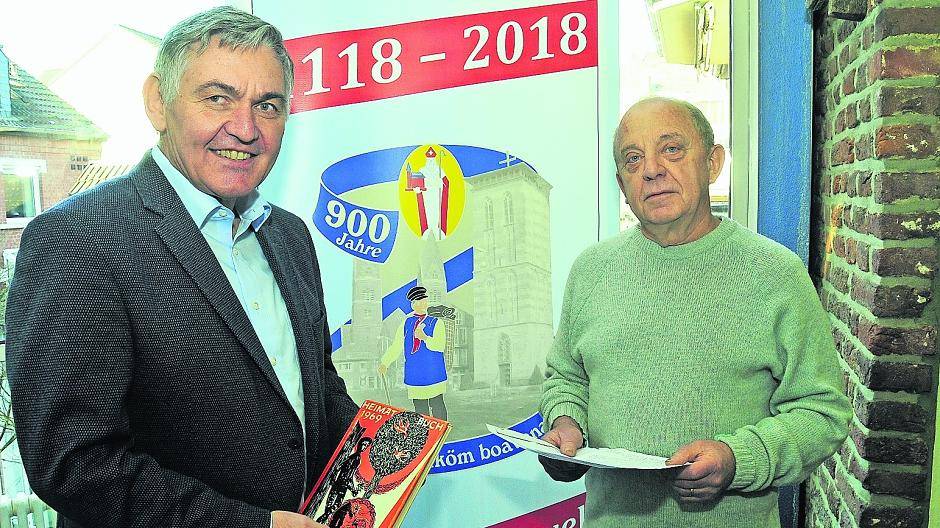  Die Hobby-Ahnenforscher Karl Thoer und Reinhard Rankers haben das „Breyeller Familienbuch“ erstellt. 