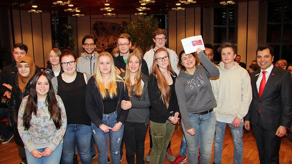 Die Haarbeck-Hauptschüler  freuen sich über 500...