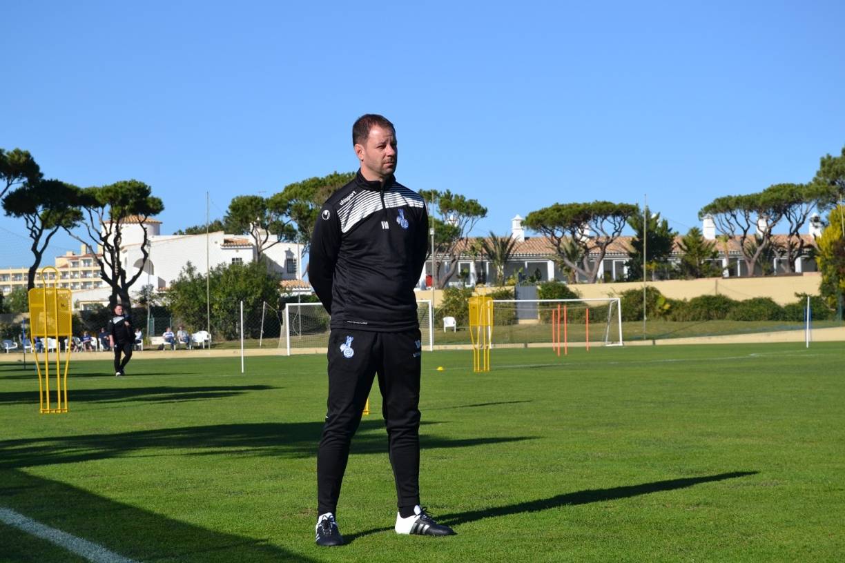 Lenker und Denker im Hintergrund