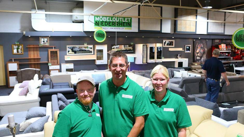 Die ersten Neugierigen stöberten schon fleißig