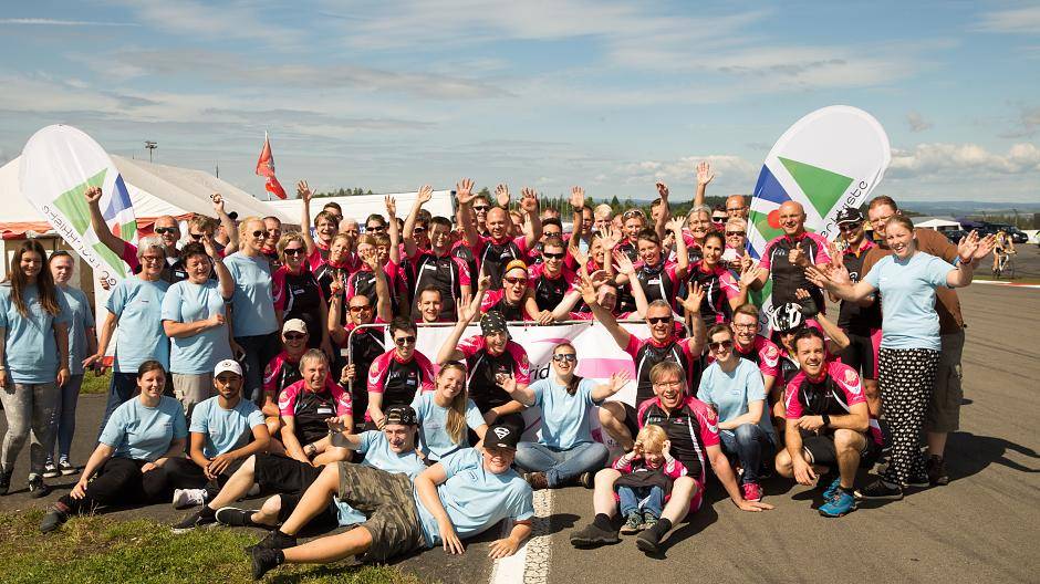  Die Kulisse des Nürburgrings ist immer wieder absolut beeindruckend. 