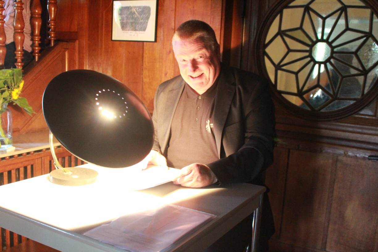  Michael Grosse liest in der Villa Merländer aus "Die Insel des zweiten Gesichts".  