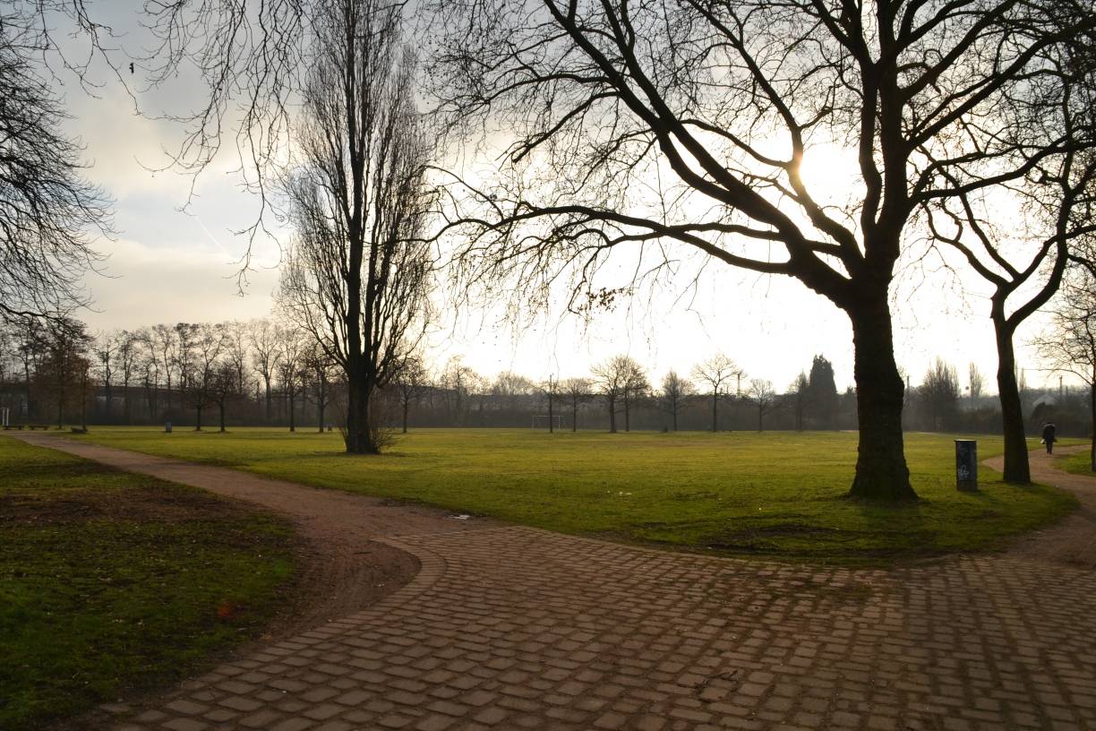 Flüchtlinge auf dem Asch-Platz in Rheinhausen?