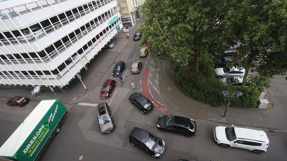 Sperrung macht Königstraße zur Autofalle