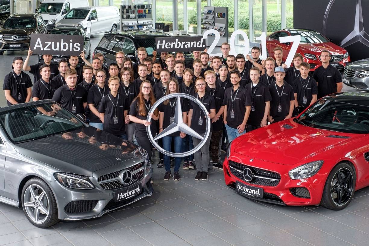 57 neue Azubis bei Mercedes Herbrand