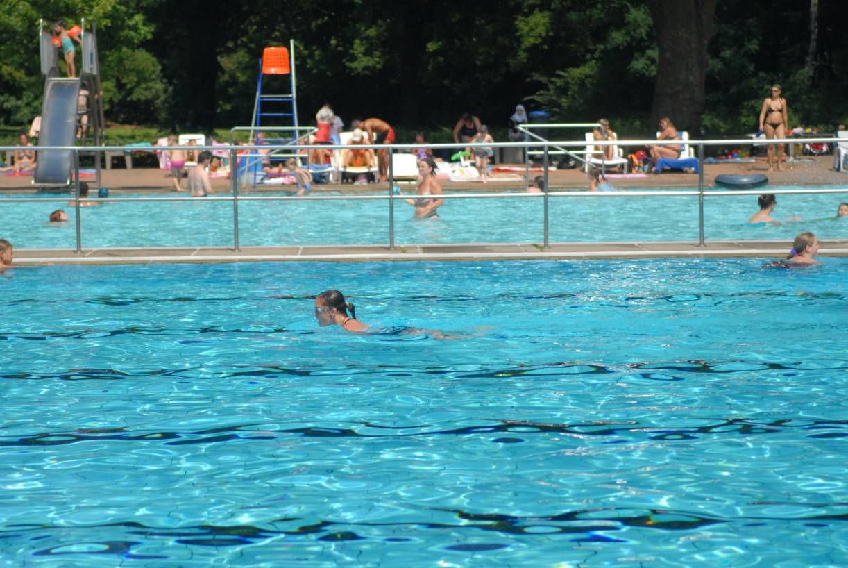 Auch das Freibad in Homberg ist Einsatzort.