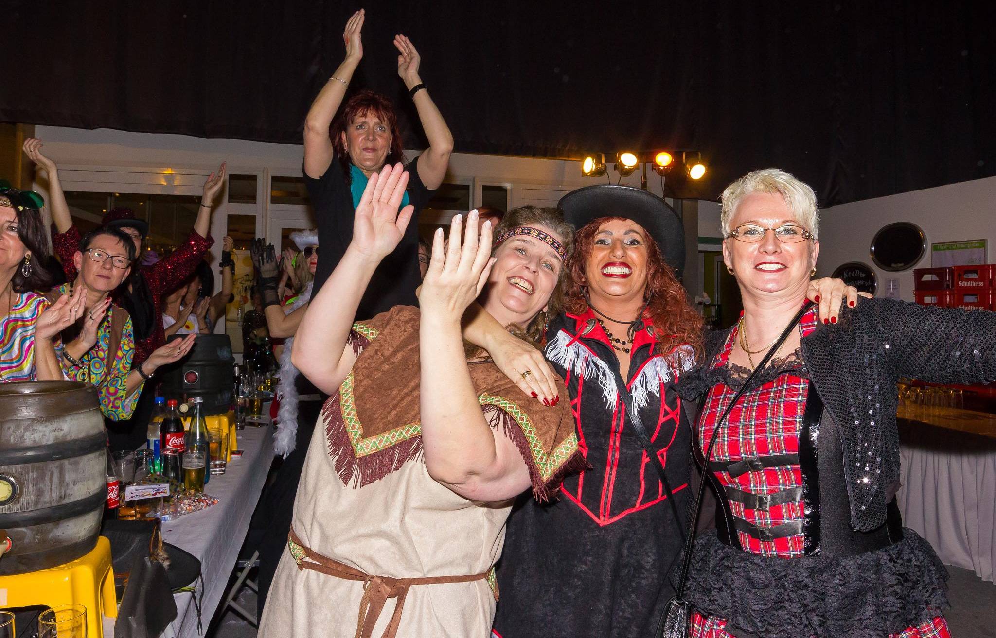 ... doch schon bald hält es keine mehr auf den...