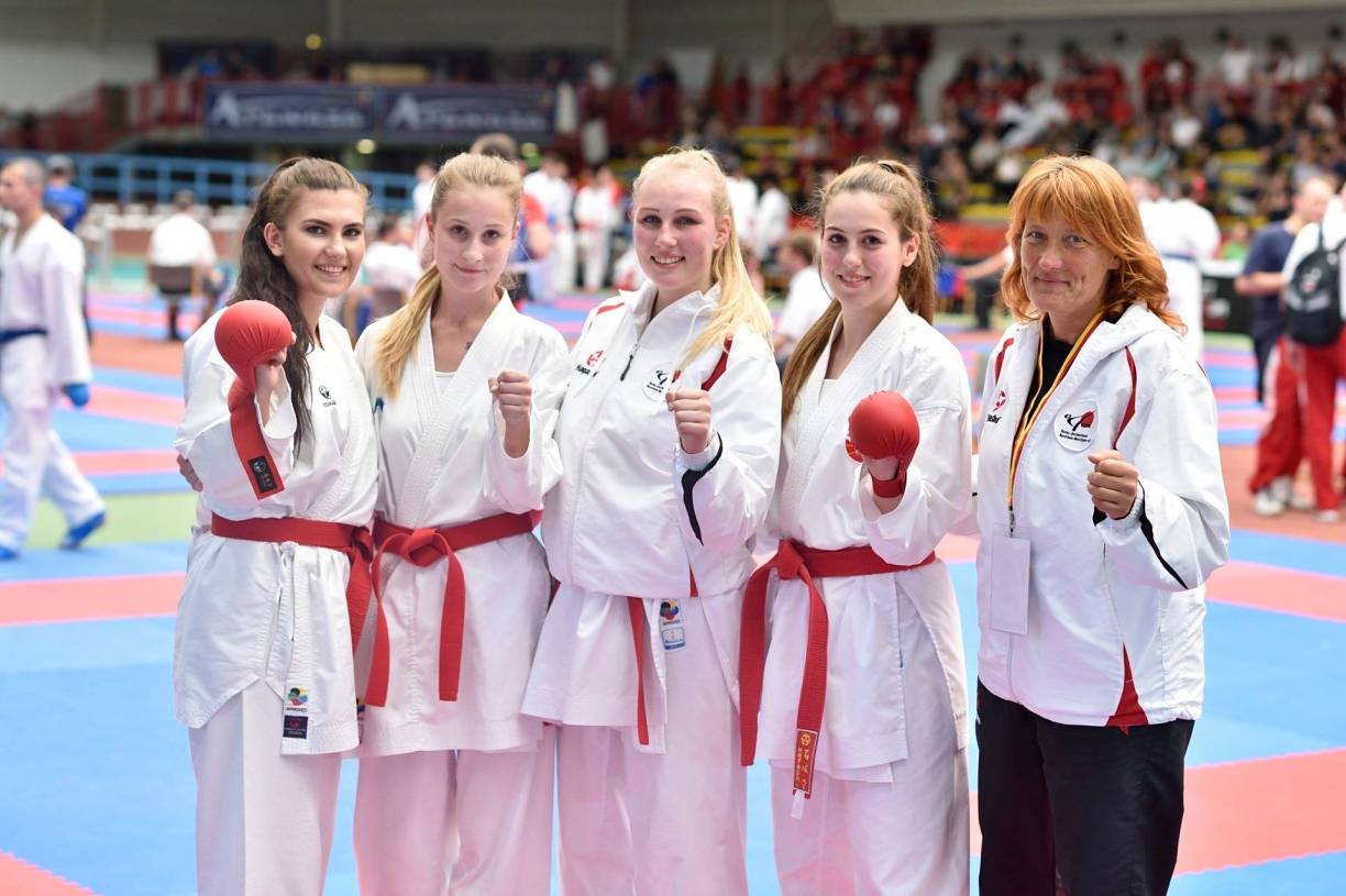 Team NRW — Deutscher Meister, in der Bildmitte Evelin Laitenberger, rechts Landestrainerein Susanne Nitschmann.