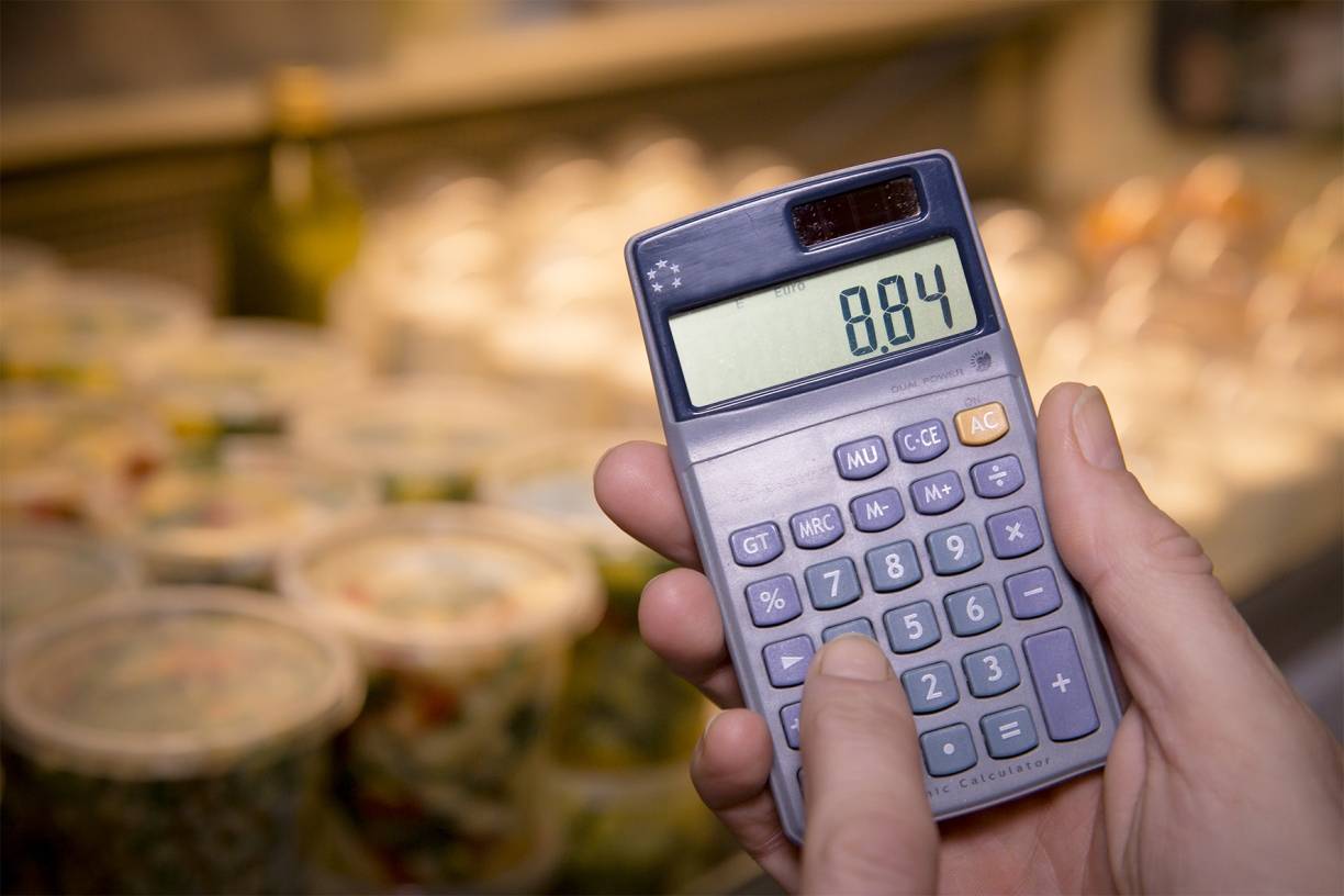  Nachrechnen lohnt sich. Viele Minijobber bekommen nach einer Studie nicht den Mindestlohn — obwohl er ihnen per Gesetz zusteht. Die NGG rät zum Lohn-Check. 