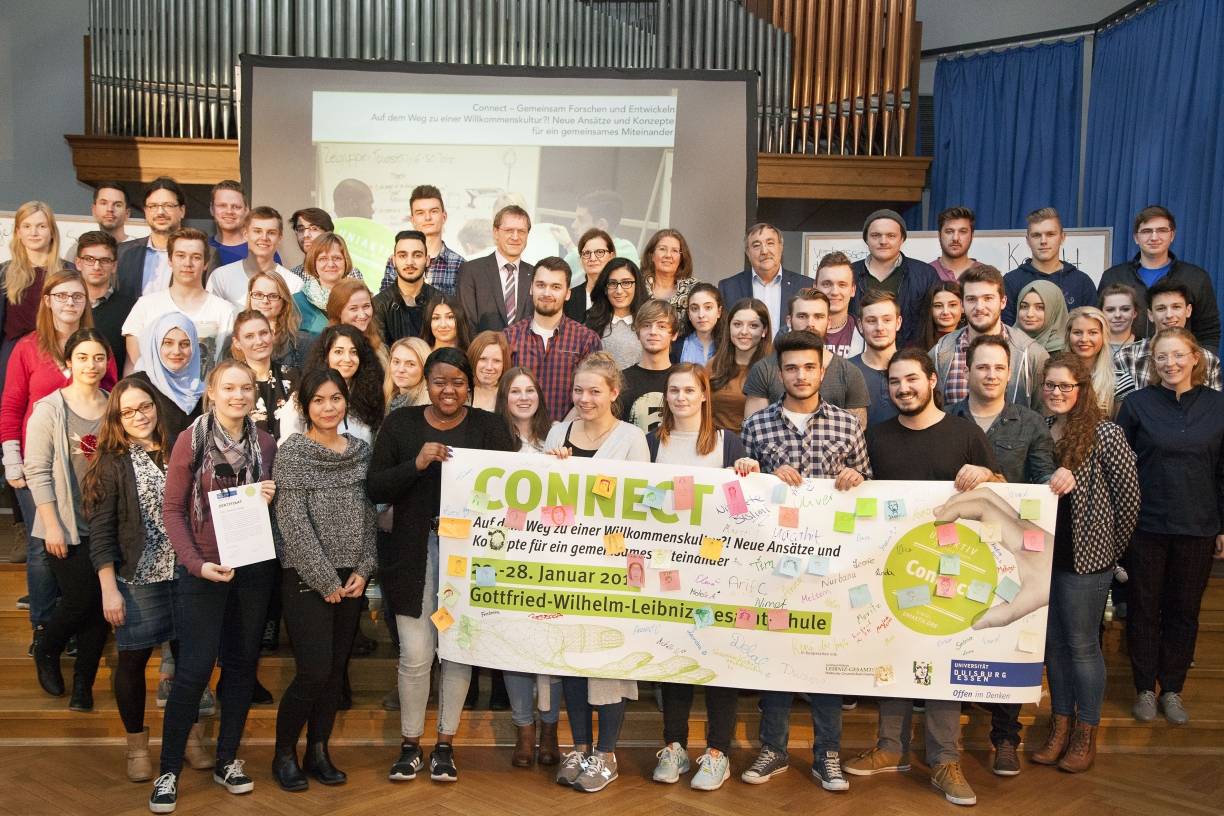  Die Akteure der Projektwoche "Connect-Workshop" an der Hamborner Gottfried-Wilhelm-Leibnitz Gesamtschule.  