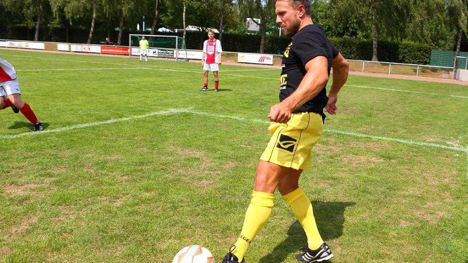 Pinguine kicken beim Paul-Berben-Cup mit