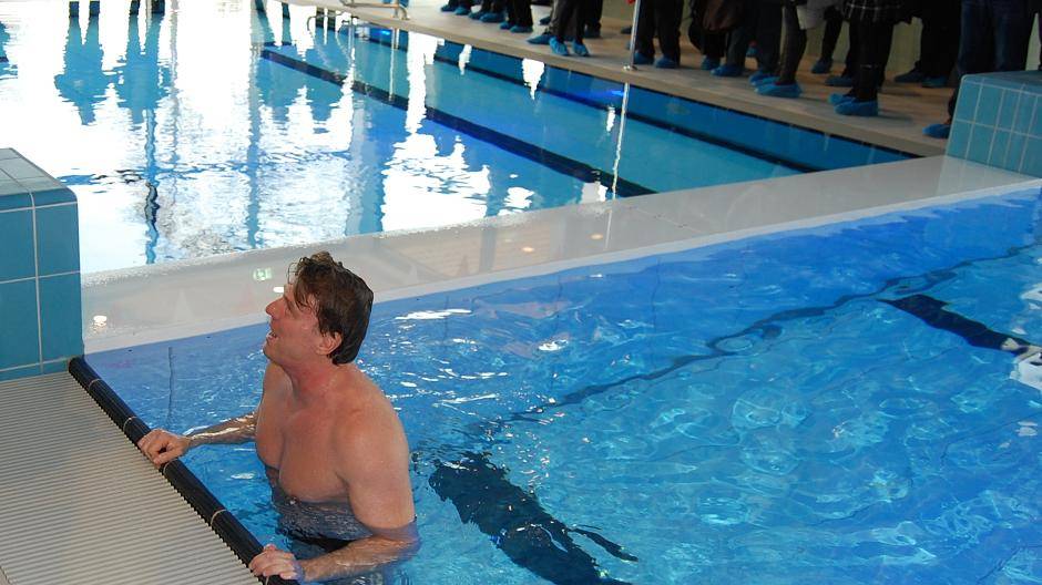 Bürgermeister Christoph Fleischhauer dreht eine erste Runde im neuen...