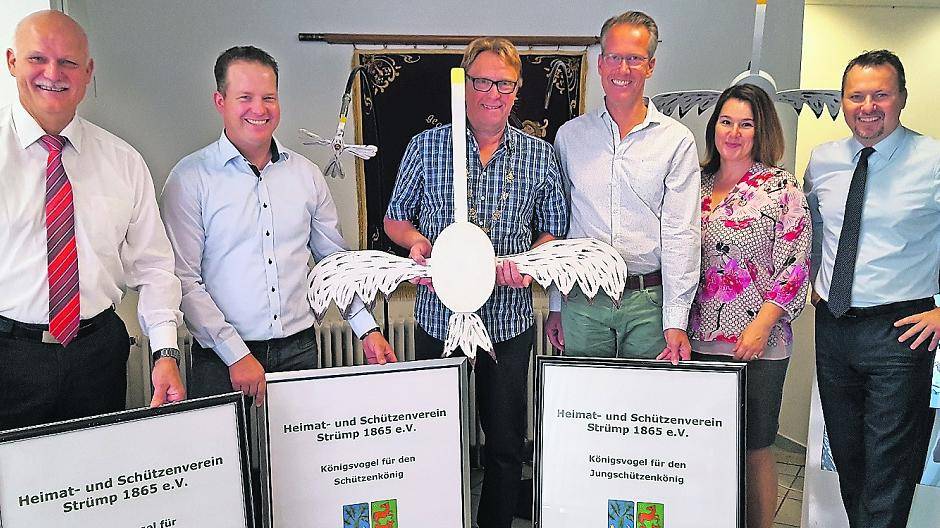 Seine Majestät Karl-Wilhlem I. (Mitte), mit Gerd Vasen, Stefan Deußen und Lutz Richartz, Sabine Bracker und Michael Börgers.