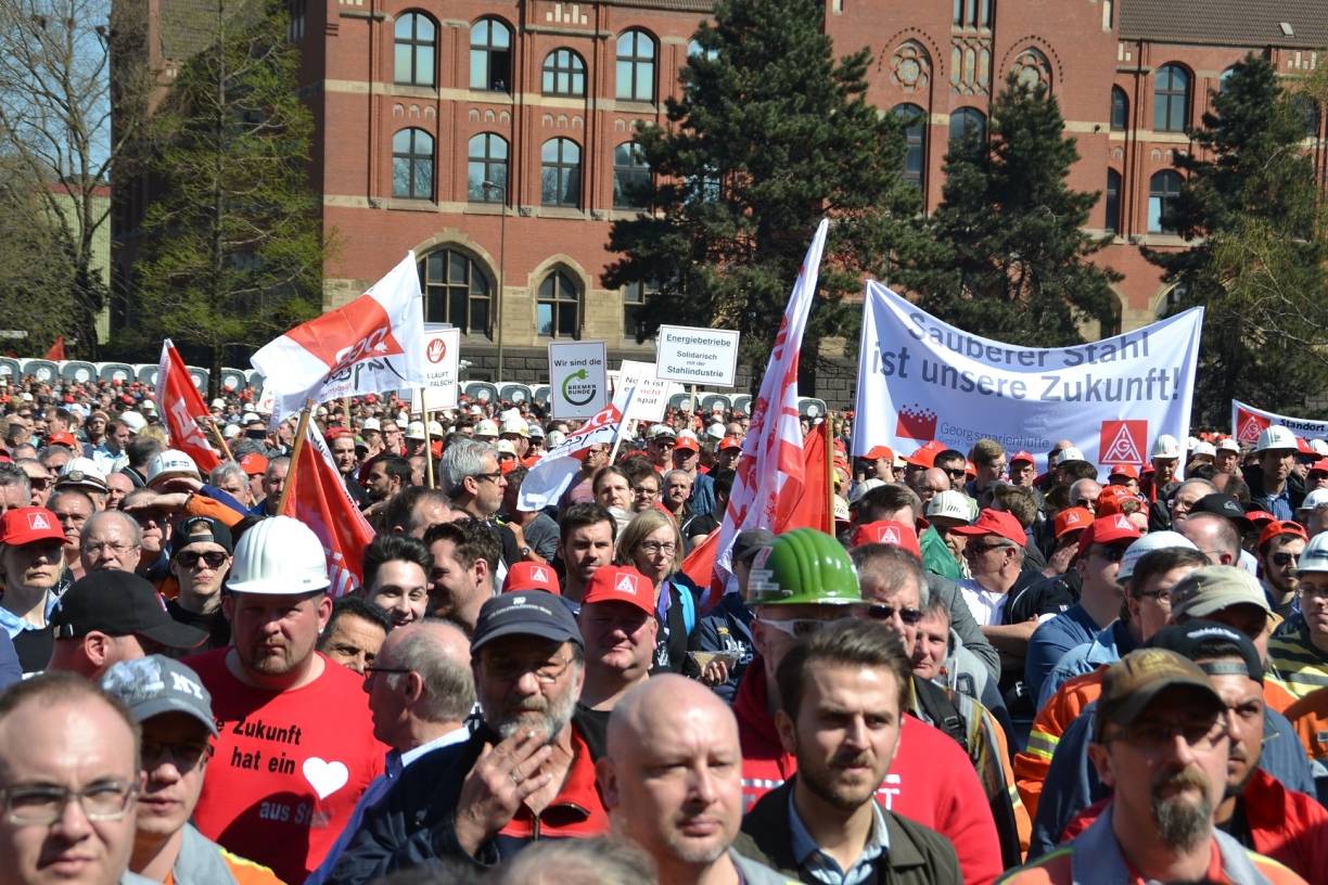  "Zukunft hat ein Herz aus Stahl." 