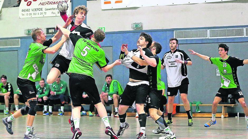  Zwei der Sieggaranten im Spiel bei den Moerser Adlern: Rückraum-Shooter Max Reede und Kreisläufer Christoph Enders. 