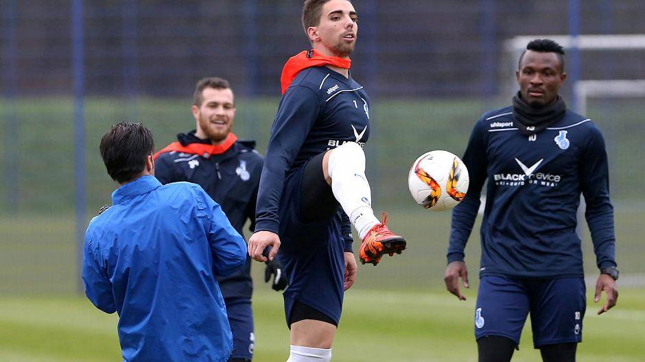  Platz da Trainer, hier kommt Tomané: Der Neuzugang hat beim ersten Training einen guten Eindruck hinterlassen. 