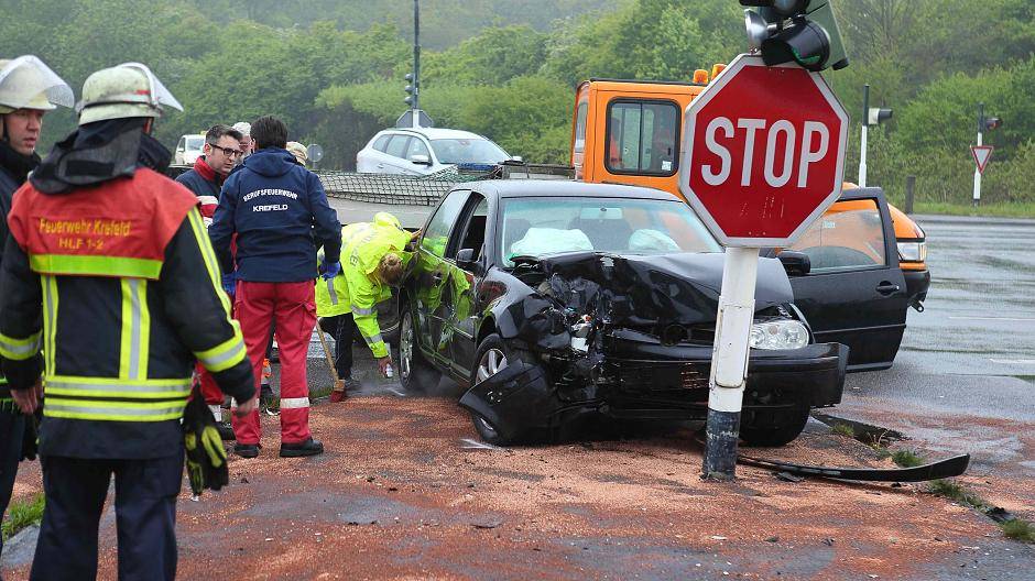 Zwei Schwerverletzte bei Unfall