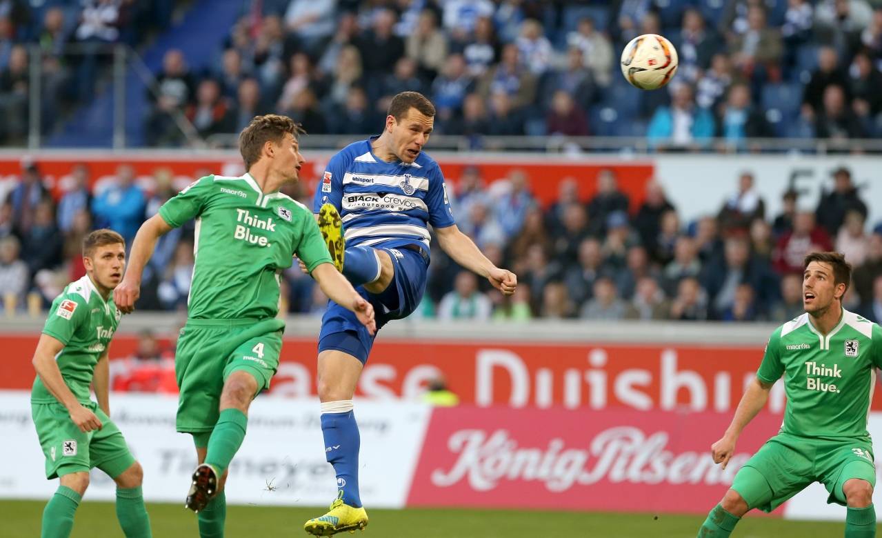 Joker und gewissermaßen Mann des Spiels: Thomas Bröker köpft zum 1:1.